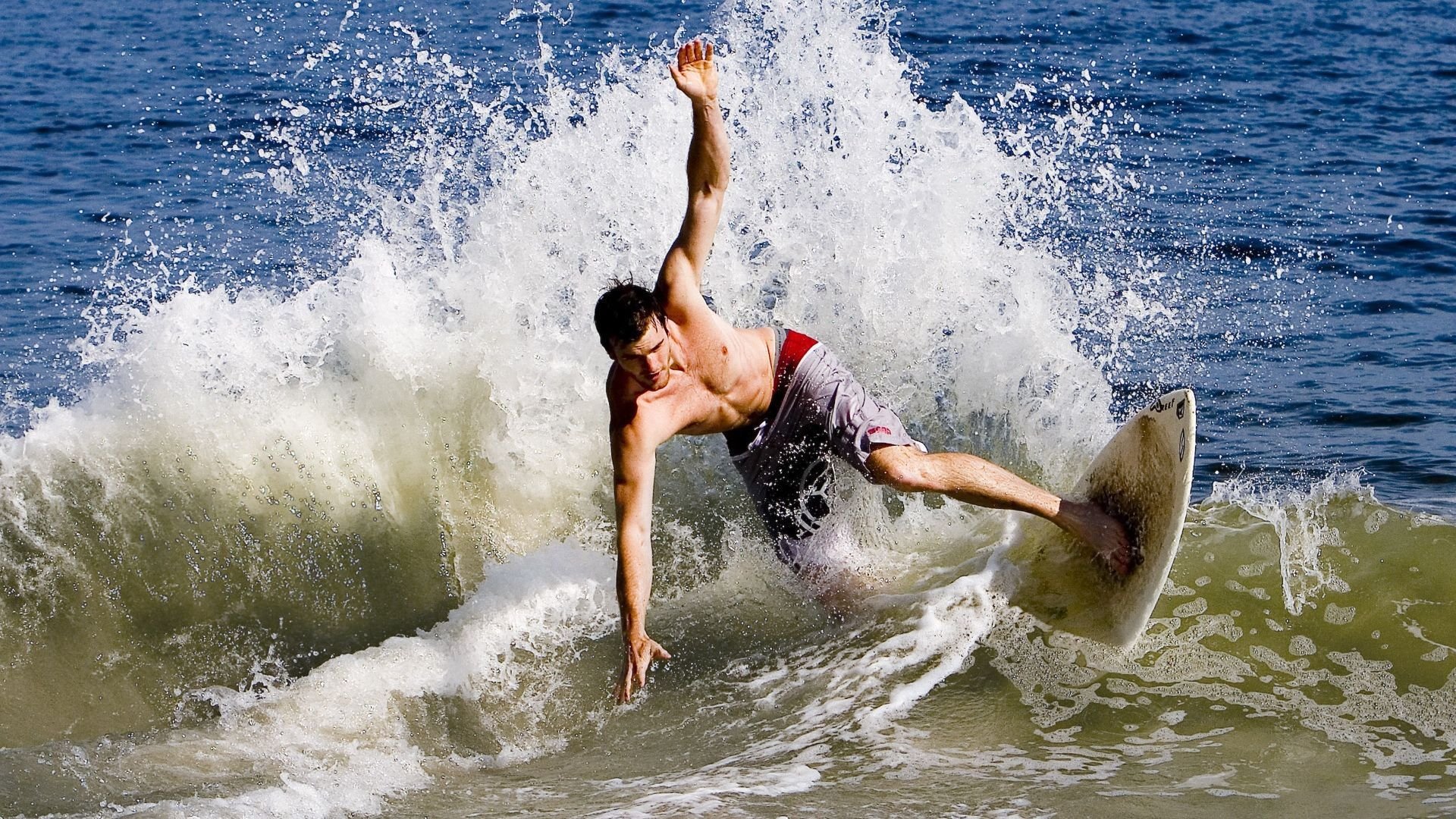 “攻防对决：顶级战术的激烈较量”，攻防什么